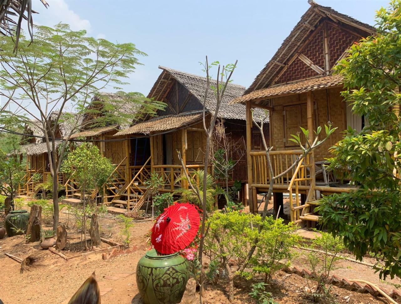 Ferienwohnung Bamboo House Bagan Exterior foto